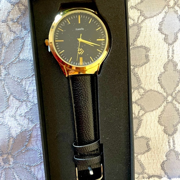 Quartz watch (women’s) - Picture 1 of 2